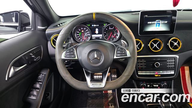 Mercedes-Benz GLA-Class 2018 — photo 19