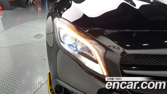 Mercedes-Benz GLA-Class 2018 — photo 8