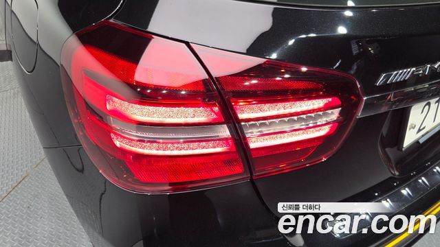 Mercedes-Benz GLA-Class 2018 — photo 9
