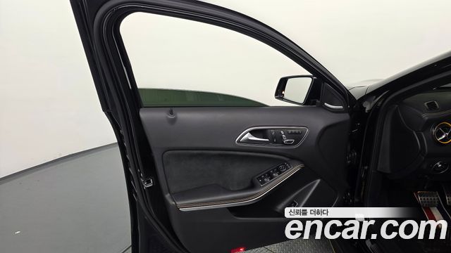 Mercedes-Benz GLA-Class 2018 — photo 14