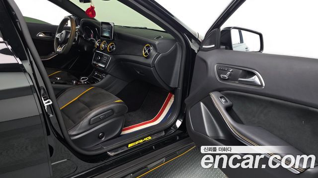 Mercedes-Benz GLA-Class 2018 — photo 16