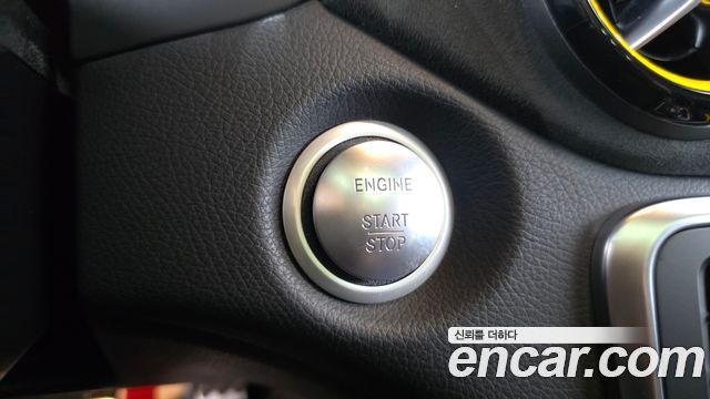 Mercedes-Benz GLA-Class 2018 — photo 28