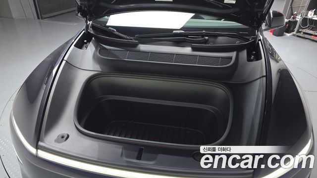 Tesla Model Y 2026 — photo 6