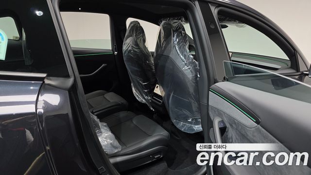 Tesla Model Y 2026 — photo 18