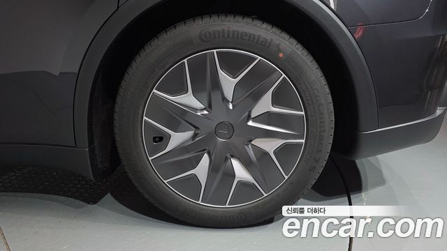 Tesla Model Y 2026 — photo 7