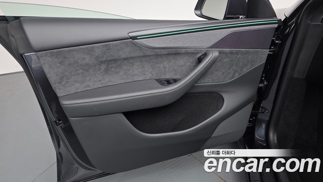 Tesla Model Y 2026 — photo 14