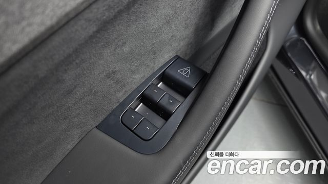 Tesla Model Y 2026 — photo 33