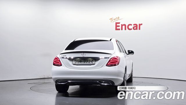 Mercedes-Benz C-Class 2018 — photo 4