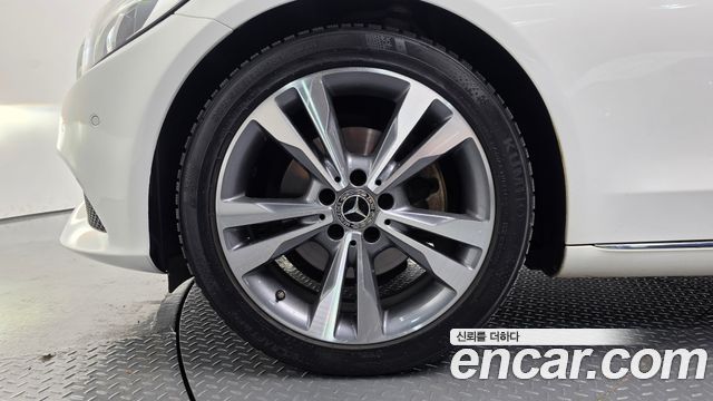 Mercedes-Benz C-Class 2018 — photo 5
