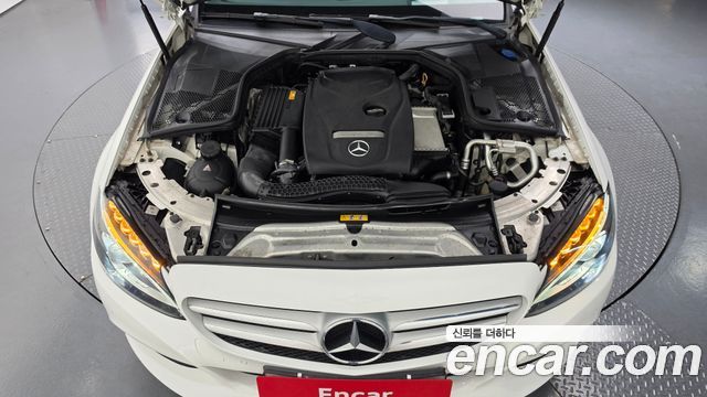 Mercedes-Benz C-Class 2018 — photo 6