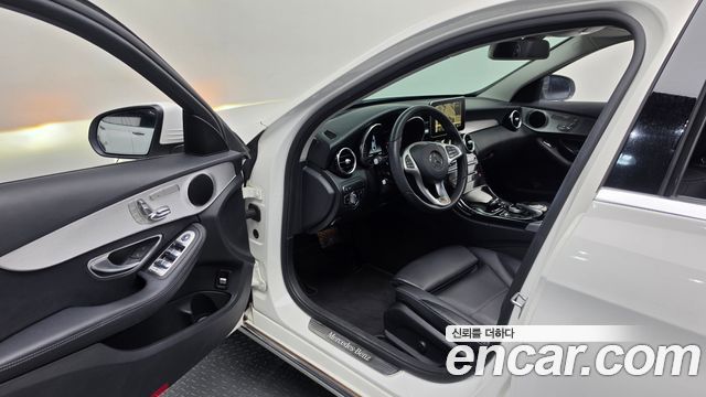 Mercedes-Benz C-Class 2018 — photo 13