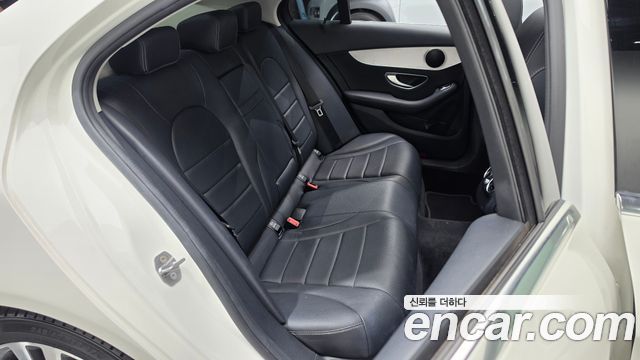Mercedes-Benz C-Class 2018 — photo 18