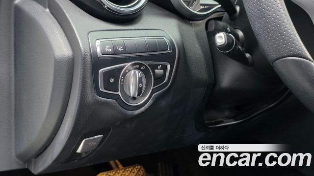 Mercedes-Benz C-Class 2018 — photo 23