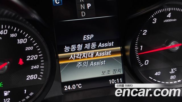 Mercedes-Benz C-Class 2018 — photo 26