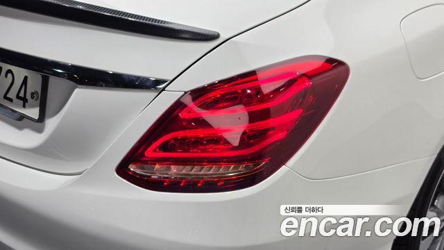 Mercedes-Benz C-Class 2018 — photo 9