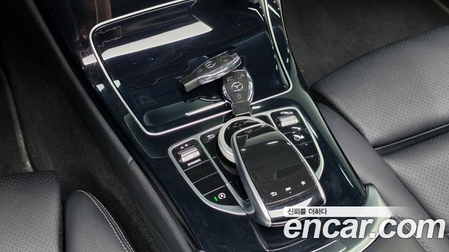Mercedes-Benz C-Class 2018 — photo 29