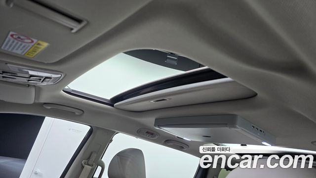 Kia Canival 2016 — photo 17