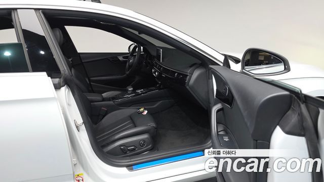 Audi A5 2019 — photo 16
