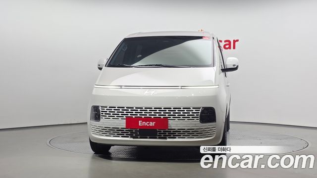 Hyundai Staria 2025 — photo 3