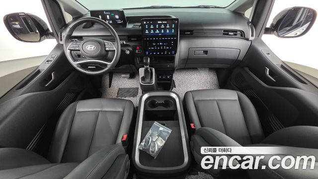 Hyundai Staria 2025 — photo 10