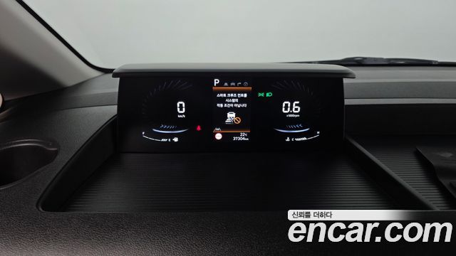 Hyundai Staria 2025 — photo 11
