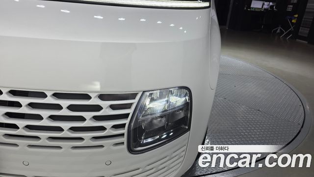 Hyundai Staria 2025 — photo 8