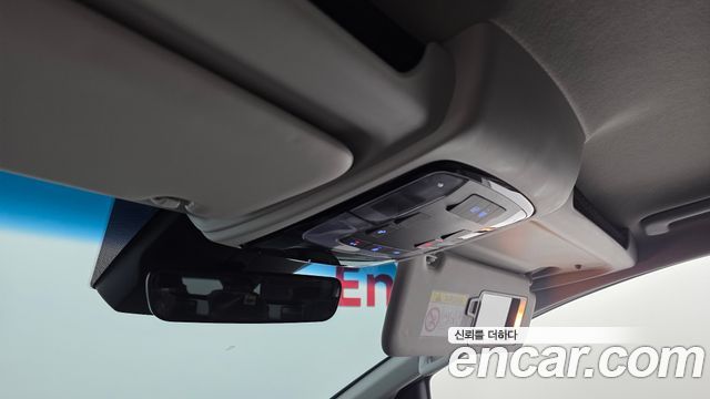 Hyundai Staria 2025 — photo 27