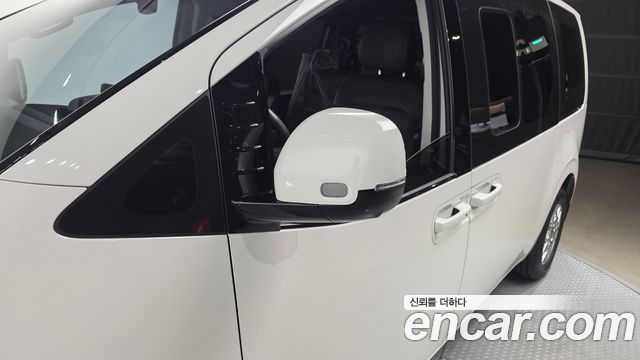 Hyundai Staria 2025 — photo 31