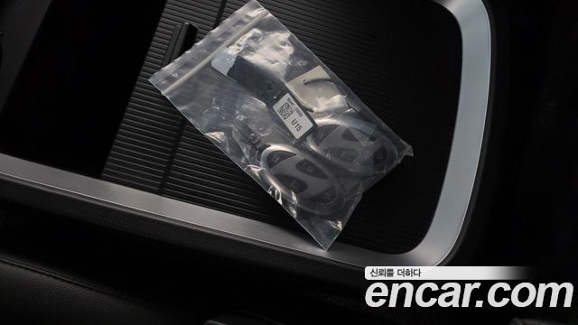 Hyundai Staria 2025 — photo 37