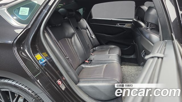 Genesis G80 2018 — photo 18
