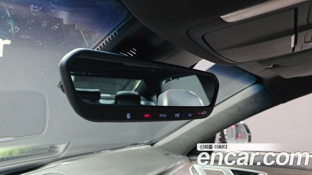 Genesis G80 2018 — photo 29