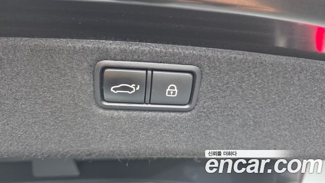 Genesis G80 2018 — photo 32