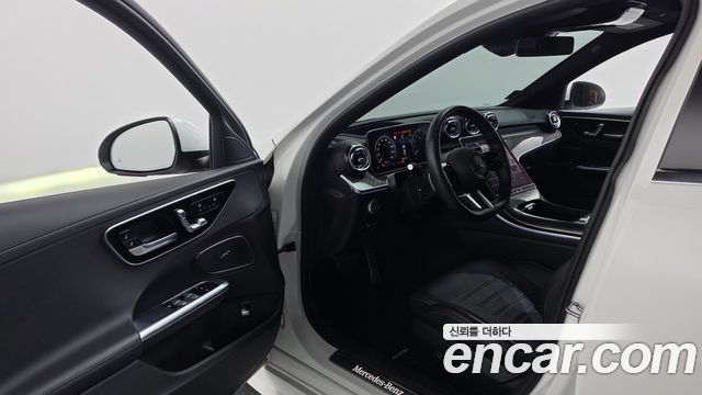 Mercedes-Benz C-Class 2022 — photo 10