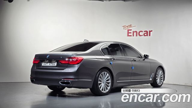 BMW 7-Series 2016 — photo 2