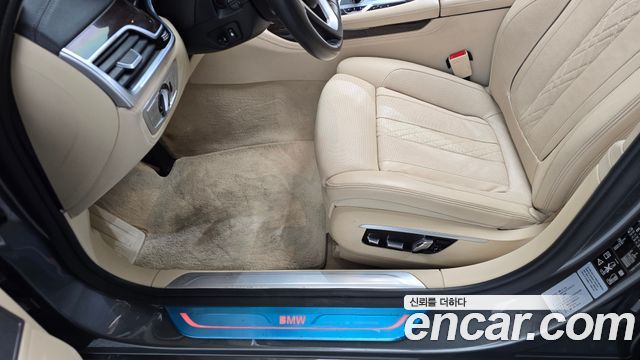 BMW 7-Series 2016 — photo 15