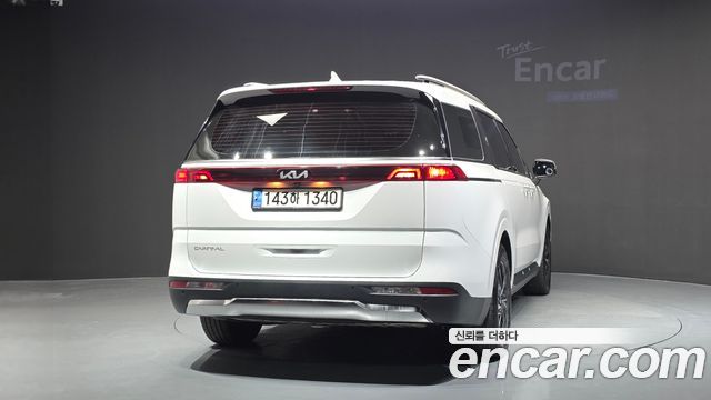 Kia Canival 2023 — photo 4