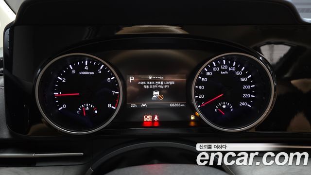 Kia Canival 2023 — photo 8