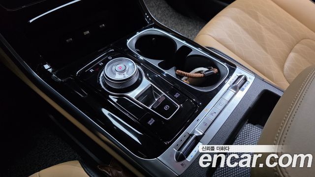 Kia Canival 2023 — photo 9