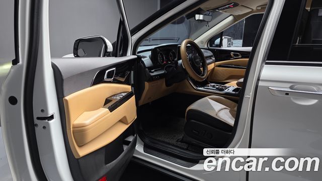 Kia Canival 2023 — photo 10
