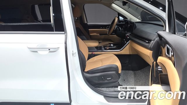 Kia Canival 2023 — photo 11