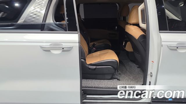 Kia Canival 2023 — photo 12