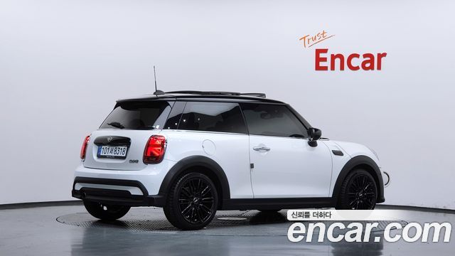 Mini Cooper 2024 — photo 2