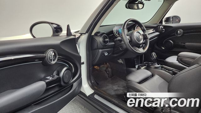 Mini Cooper 2024 — photo 13