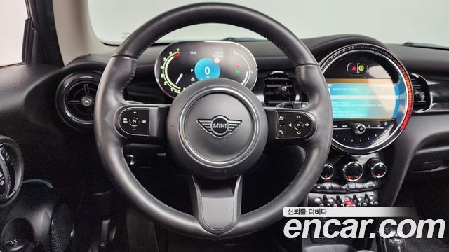 Mini Cooper 2024 — photo 18