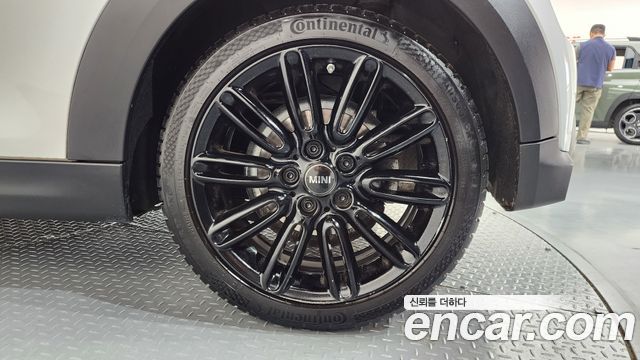 Mini Cooper 2024 — photo 7