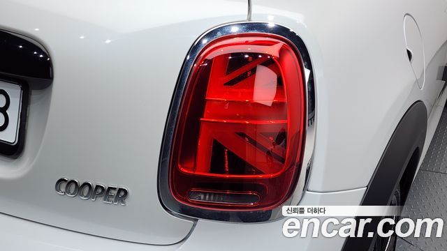 Mini Cooper 2024 — photo 9