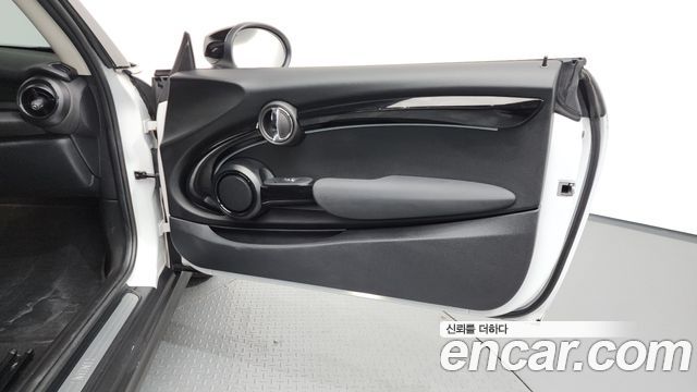 Mini Cooper 2024 — photo 14