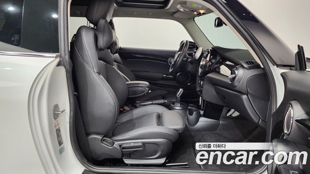 Mini Cooper 2024 — photo 16