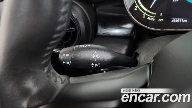 Mini Cooper 2024 — photo 27