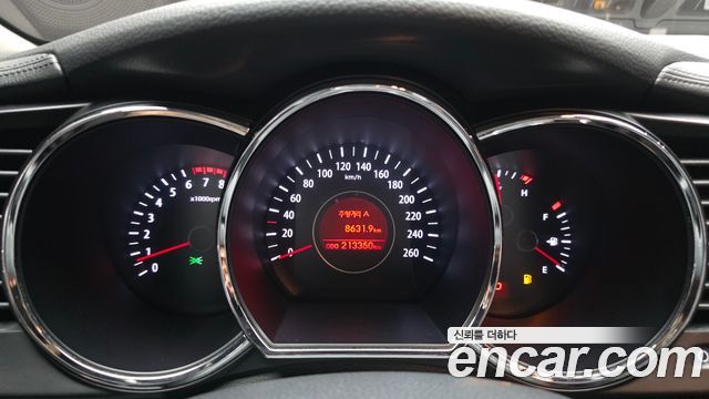 Kia K5 2011 — photo 8